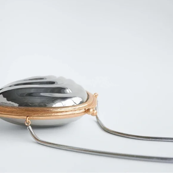 ZARA GLAM Silver and Gold Tone Clam Shell Crossbody
Bag - Picture 3 of 6